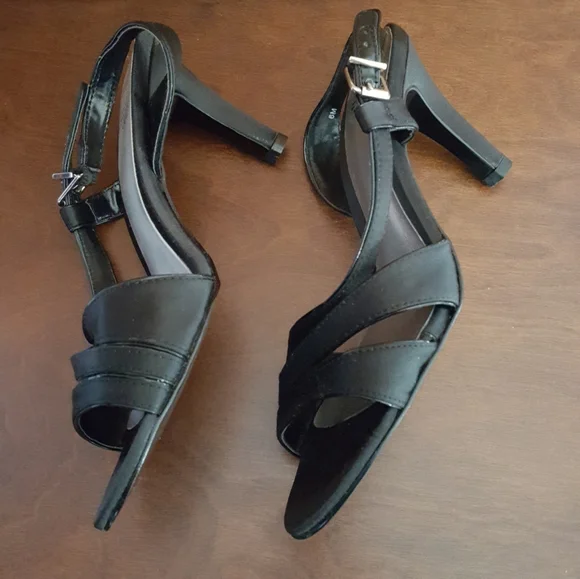 Mootsies Tootsies Size 6 Black Heels - Picture 9 of 13